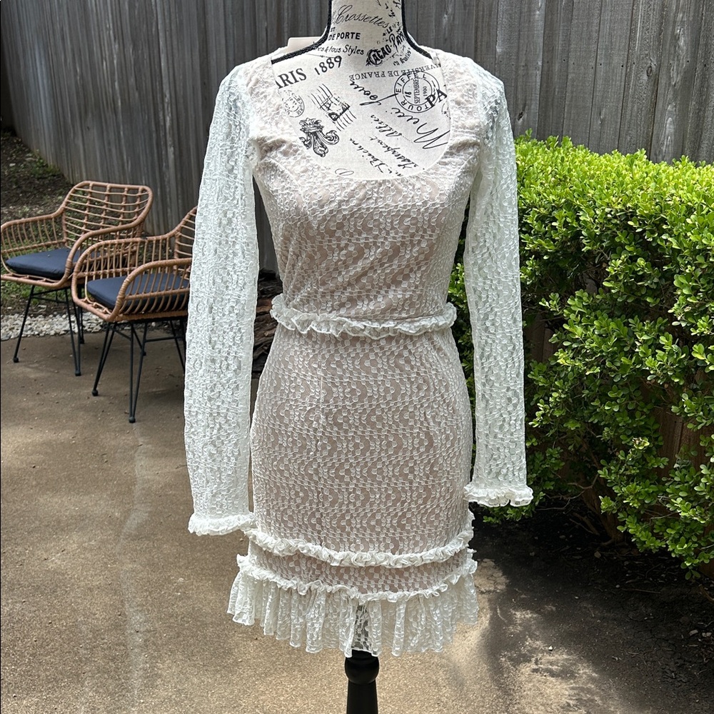 Selfie Leslie White Lace Long Sleeve Dress
